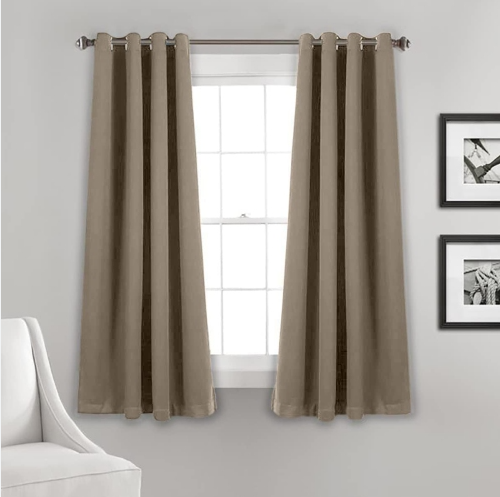 52 'x 63 ' Cortinas apagadas