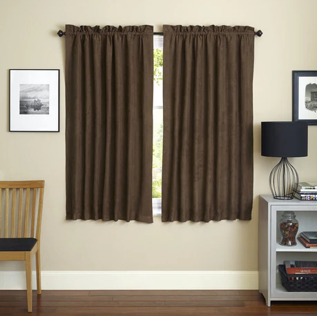 52 'x 63 ' Cortinas apagadas