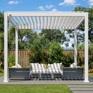 Pérgola independiente con persianas de aluminio